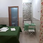 Hotel Da Katia,vicolo Carini, 37 *
