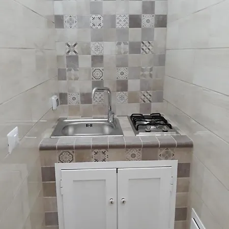 Da Katia,vicolo Carini, 37 *